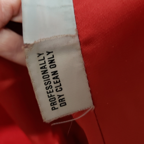 Vtg. 1970's Elegant Red 100% Wool Trench Coat Black Velvet Collar Sz16 Old Money - Picture 9 of 12